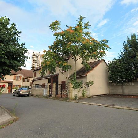 Parking Prive Gratuit - 15Mn Paris - Gare A Pied En 5Mn - Tout Equipee - Terrasse - Jardin - Stade De France - Casino D'Enghien - Hippodrome, Universite Epinay-sur-Seine Bagian luar foto