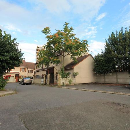 Parking Prive Gratuit - 15Mn Paris - Gare A Pied En 5Mn - Tout Equipee - Terrasse - Jardin - Stade De France - Casino D'Enghien - Hippodrome, Universite Epinay-sur-Seine Bagian luar foto