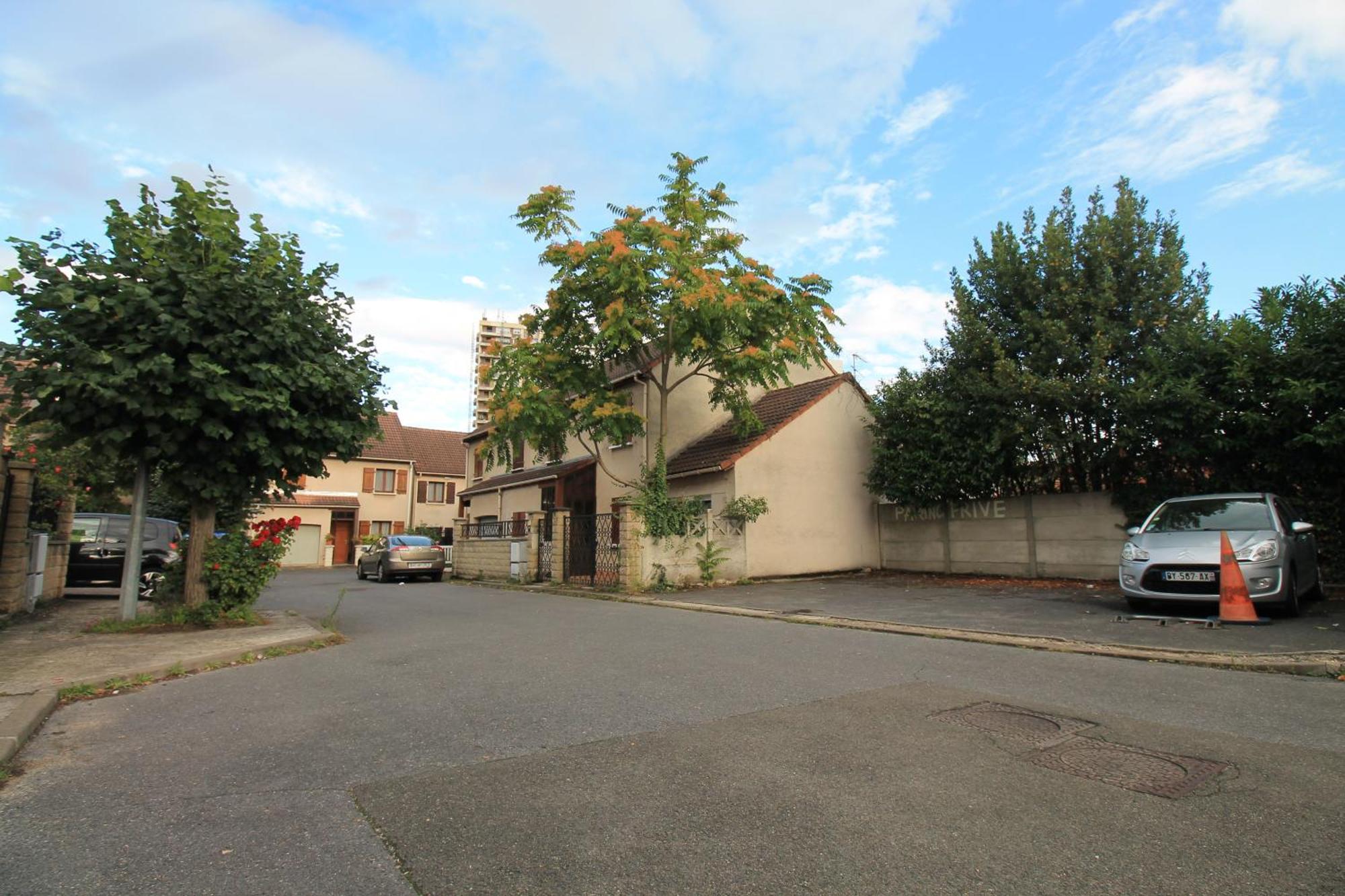Parking Prive Gratuit - 15Mn Paris - Gare A Pied En 5Mn - Tout Equipee - Terrasse - Jardin - Stade De France - Casino D'Enghien - Hippodrome, Universite Epinay-sur-Seine Bagian luar foto